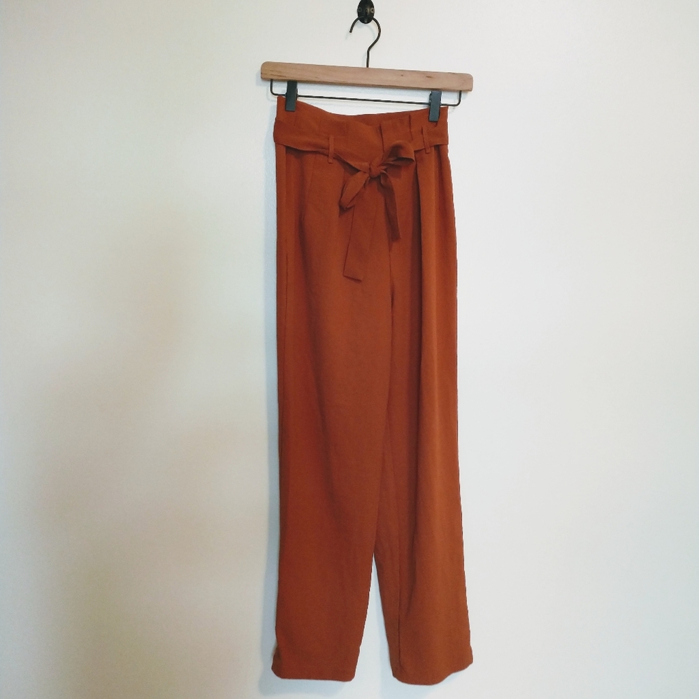 High waisted work pants paperbag style. Forever 21 xs in a pretty pumpkin color